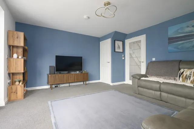 Photo 3 — Mcdonald Street, Dunfermline, KY11 8ZW