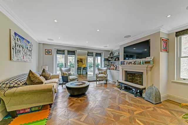 Culford Gardens, London, SW3, photo 1