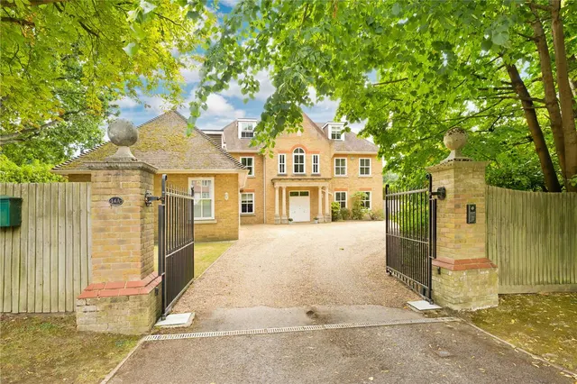 Fairmile Avenue, Cobham, Surrey, KT11 2JB, photo 1