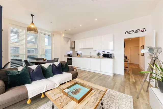 York Road, London, SW11 3GT, photo 1