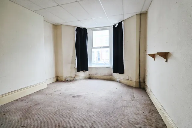 Photo 2 — Claude Road, Cardiff, CF24