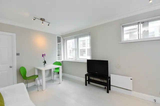 1 Heaton House, 216-224 Fulham Road, London, photo 1