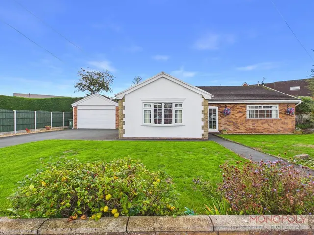 Lyndale Grove, Wrexham, LL12, photo 1