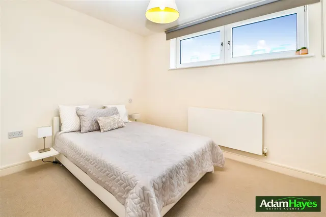 Lodge Lane, North Finchley, N12, photo 3