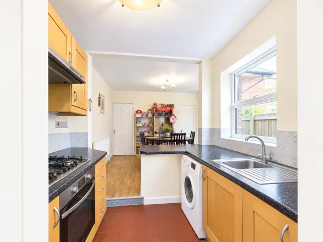 Kings Road, Caversham, RG4, photo 2