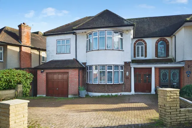 Sheringham Avenue, London, N14, photo 1