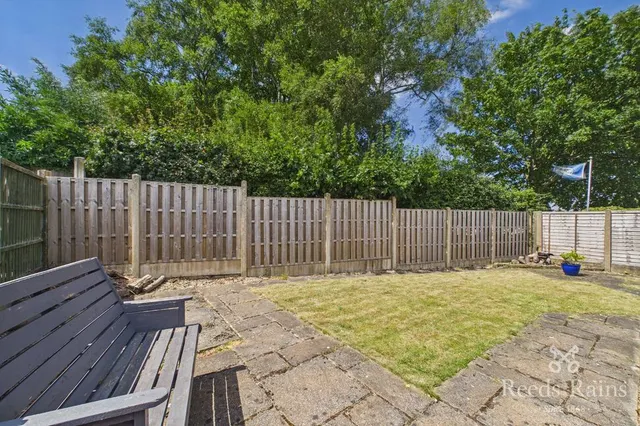 Photo 2 — Hawthorne Avenue, South Anston, South Yorkshire, S25