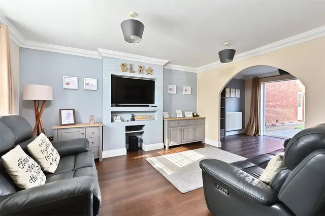 Photo 2 — Winchfield Close, Fleet, Hampshire, GU51 1EQ