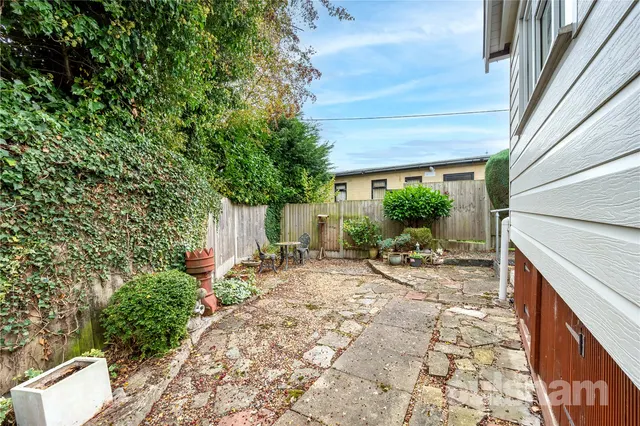 Photo 3 — The Glen, Linthurst Newtown, Blackwell, Bromsgrove, B60 1BX