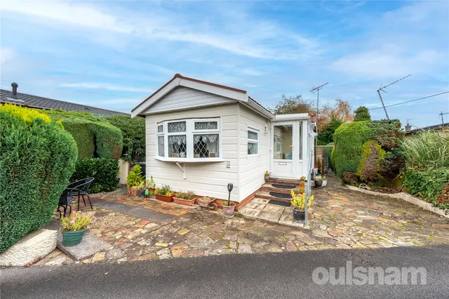 The Glen, Linthurst Newtown, Blackwell, Bromsgrove, B60 1BX, photo 1