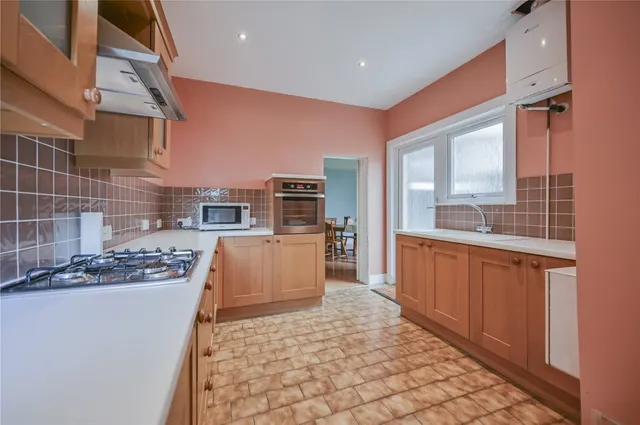 Brownlow Road, London, N11, photo 3