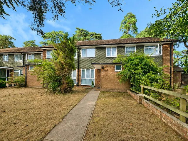Cheviot Close, Camberley, Surrey, GU15 1AZ, photo 1