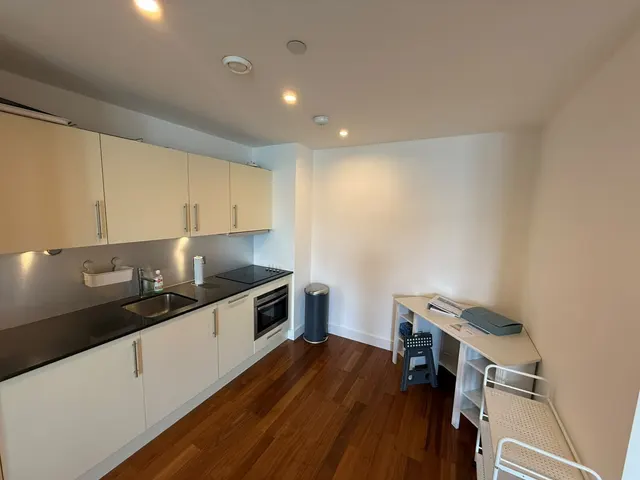 Hayes Apartments, Cardiff City Centre, CF10, photo 2