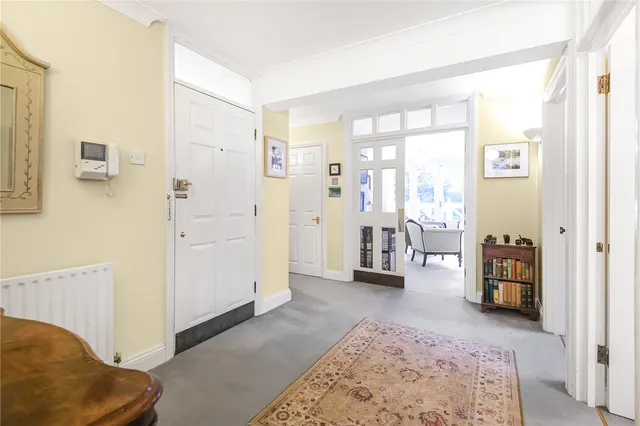 Photo 3 — Crescent East, Hadley Wood, EN4 0EY