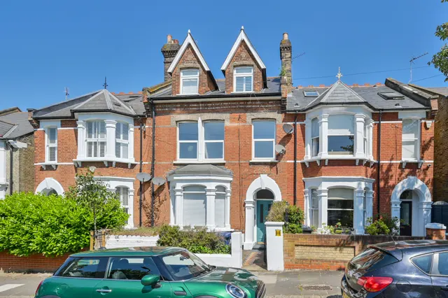 11b Brougham Road, London, photo 1