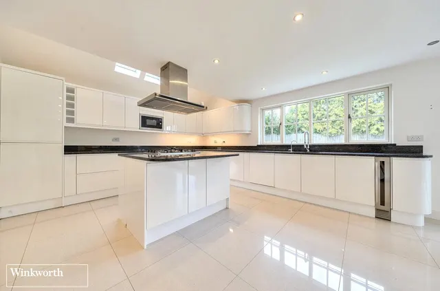 Woods Lane, Cliddesden, RG25, photo 2