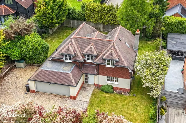 Woods Lane, Cliddesden, RG25, photo 1