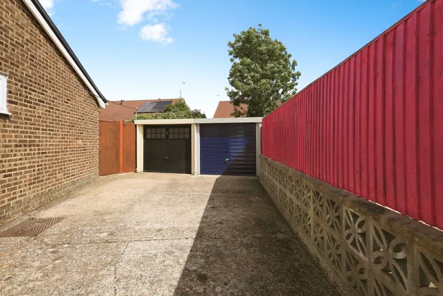 Old Orchard Place, Hailsham, BN27, photo 2