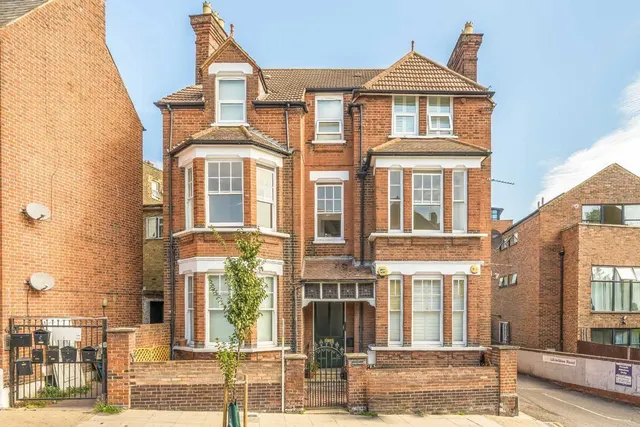 Gleneldon Road, SW16, photo 1