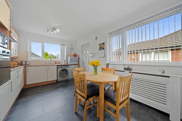 Photo 3 — Avondale Drive, Astley, Manchester, Tyldesley, M29 7ES