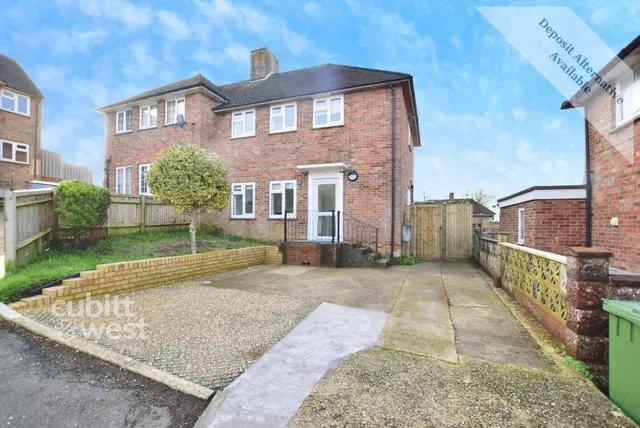 The Spinney Pulborough, RH20, photo 1