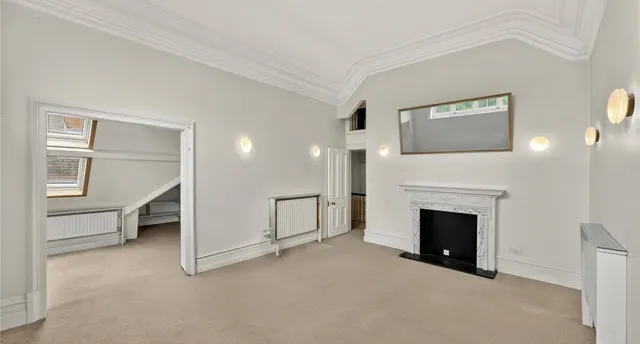 Photo 3 — Bedford Court Mansions Bloomsbury ,WC1B