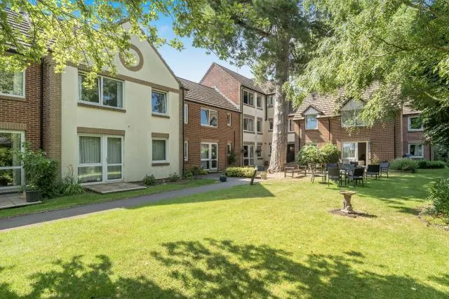 Grovelands Avenue, Swindon, SN1, photo 1