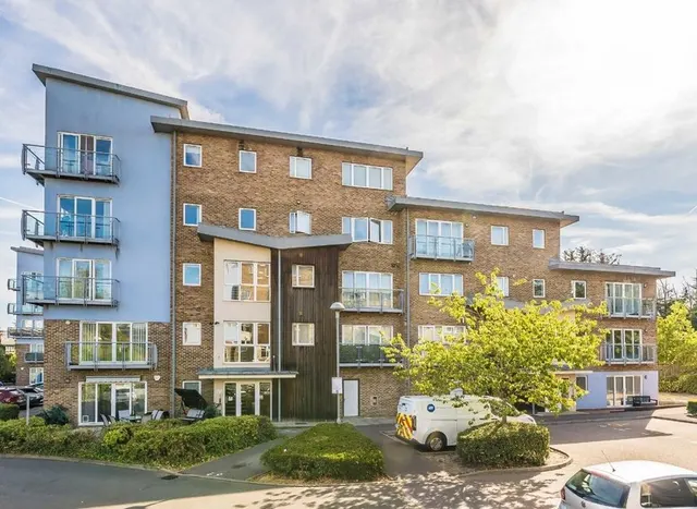 Sundeala Close, Sunbury-On-Thames, TW16, photo 1