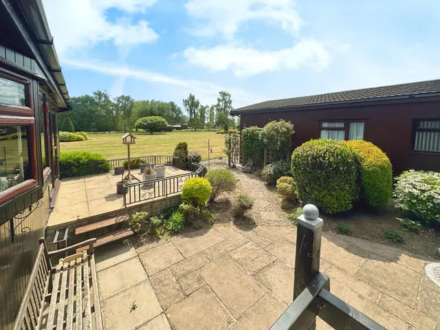 Acacia Avenue, Torksey Lock, LN1, photo 2