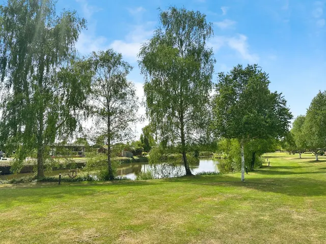 Acacia Avenue, Torksey Lock, LN1, photo 3