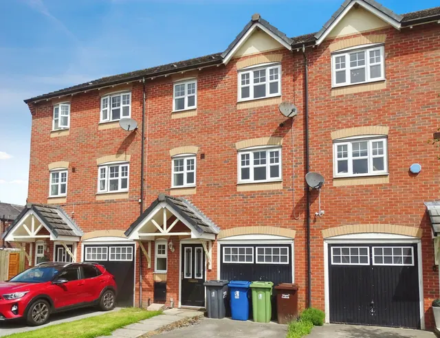 Greenoaks Close, Abram, WN2, photo 1