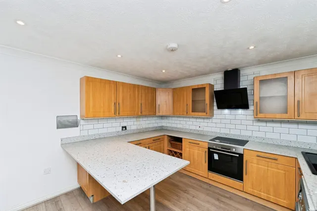 Village Road, Bebington, CH63, photo 2