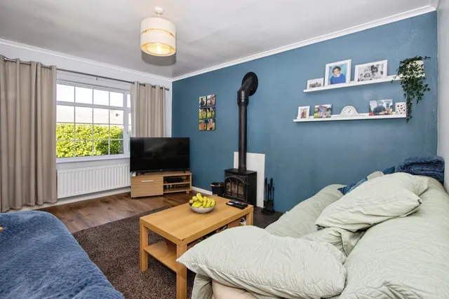 Oakland Drive, Netherton, WF4, photo 2