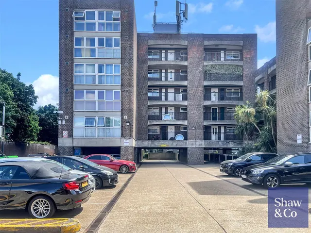 Harris Close, Hounslow, photo 1
