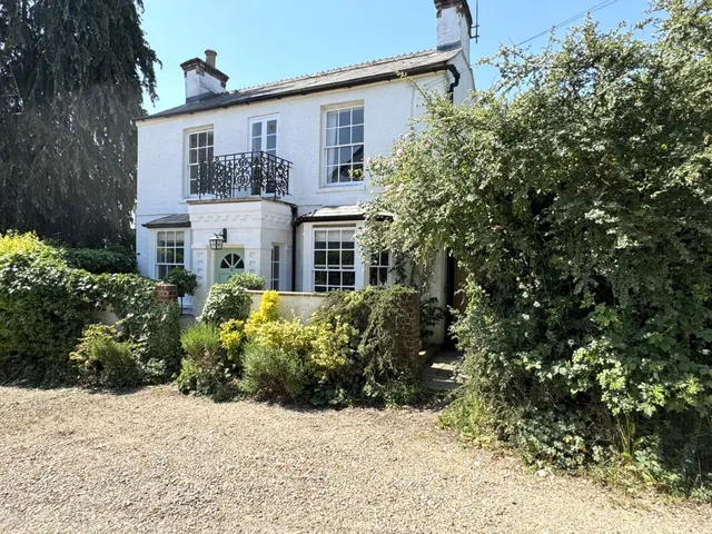 West End Grove, Farnham, Surrey, GU9 7EG, photo 1