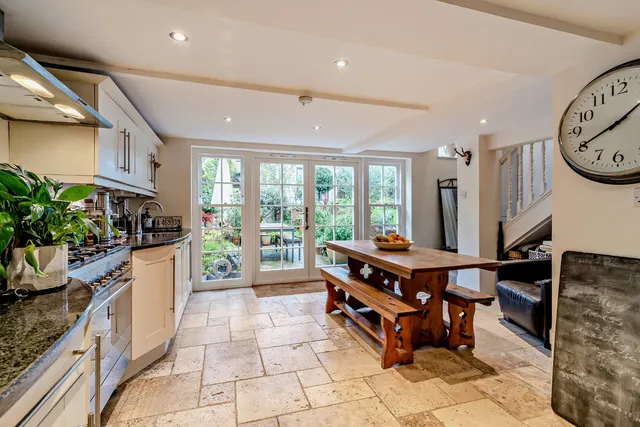 Photo 3 — West End Grove, Farnham, Surrey, GU9 7EG