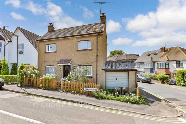 Francis Road, Caterham, CR3, photo 1