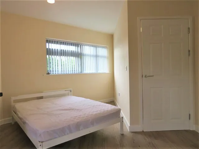 Tanners' Lane, Coventry, CV4, photo 3
