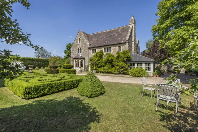 Bampton Road, Black Bourton Bampton, OX18, photo 1