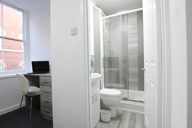 St. Aldate Street, Gloucester, GL1, photo 3