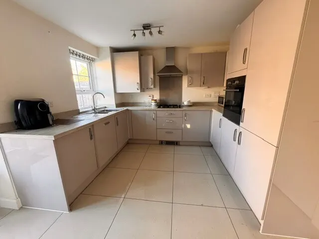 Antonius Way, Fairfields, MK11, photo 3
