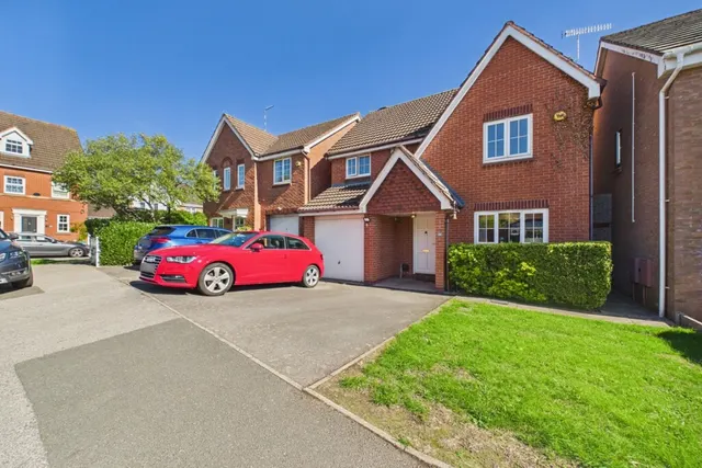 4 bedroom house — Admington Drive, Hatton Park, Warwick