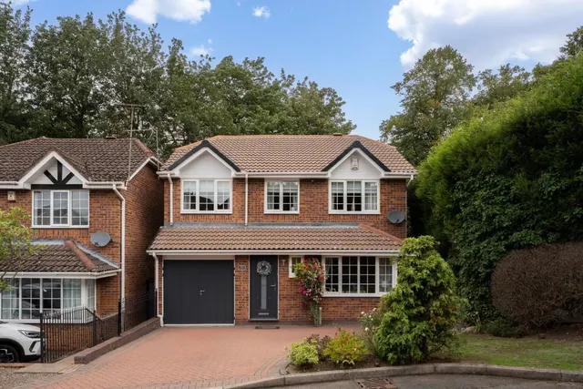 Foxlands Drive, Lower Gornal, DY3, photo 1