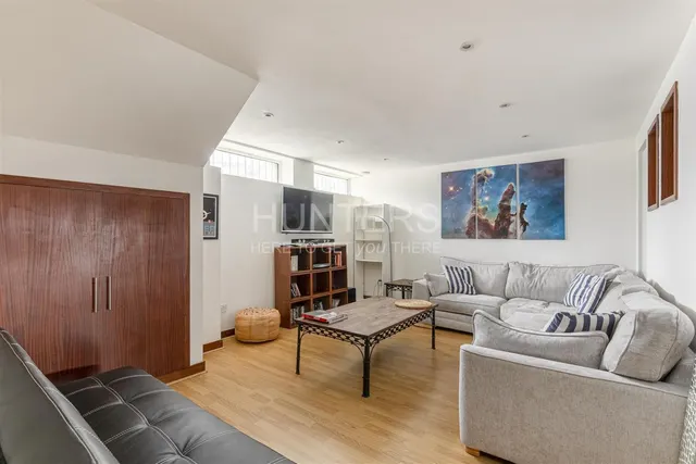 Boleyn Road, London, N16, photo 1