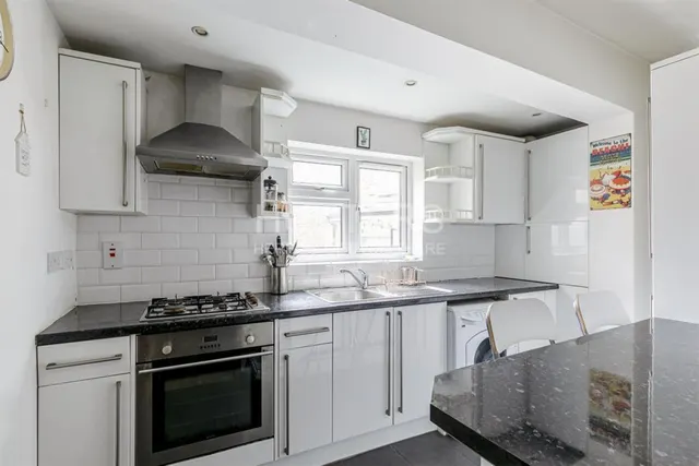 Boleyn Road, London, N16, photo 2