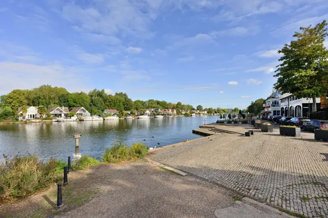 Hillrise, Walton-On-Thames, KT12, photo 1