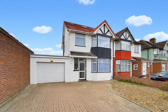 Rosebery Road, Hounslow, TW3, photo 2