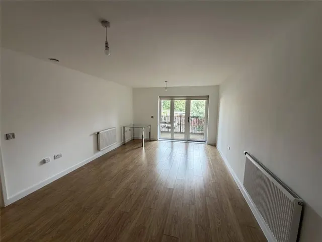 Telford Road, London, N11, photo 2