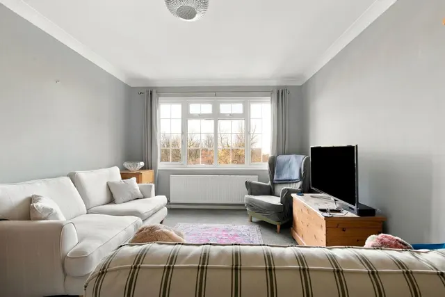 Chertsey Road, Ashfor, photo 2