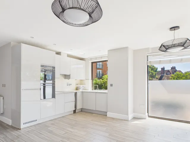 Saint Leonards Road, Berkshire, photo 3